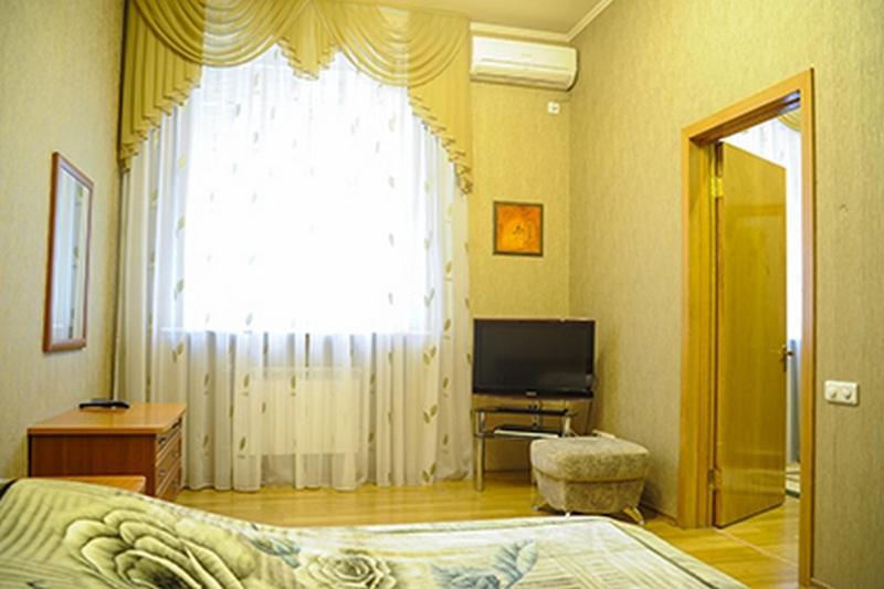 Bilyj Rojal Hotell Zaporizhia Rom bilde